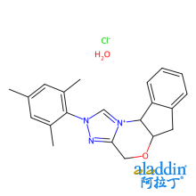 (+)-(5aR,10bS)-5a,10b-二氢-2-(2,4,6-三甲基苯基)-4H,6H-茚并[2,1-b][1,2,4]三唑[4,3-d][1,4]氯化恶唑鎓一水合物